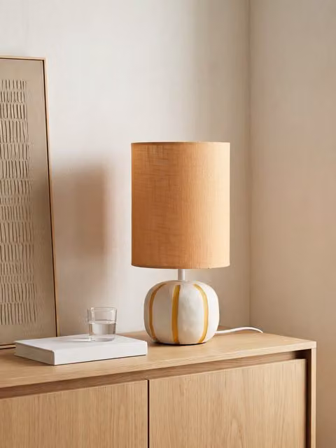 Lampada da tavolo Road Kenay Home color giallo senape in ceramica e tessuto, H 43 cm x L 22,5 cm