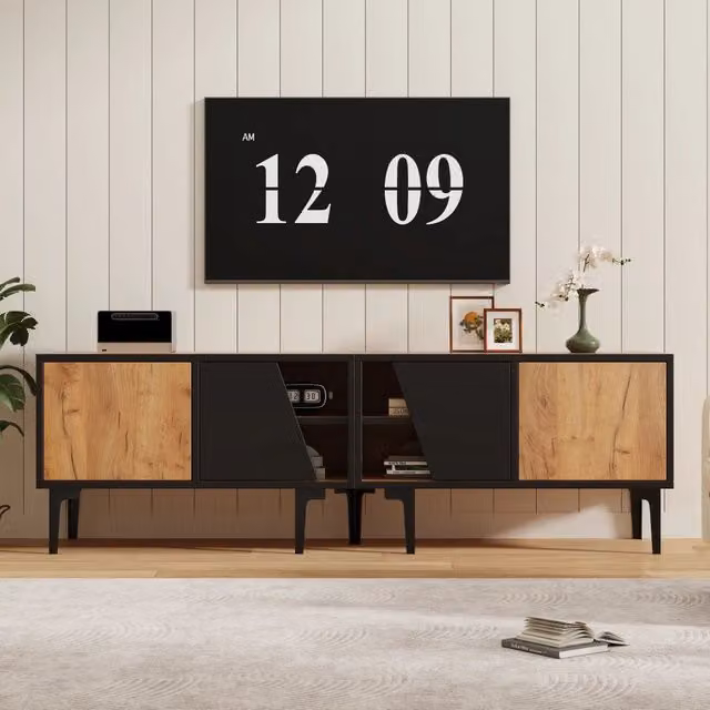 Mobile TV Mivray con 4 vani e ante centrali inclinate, effetto legno naturale e nero, L 160 x P 36.5 x H 45 cm