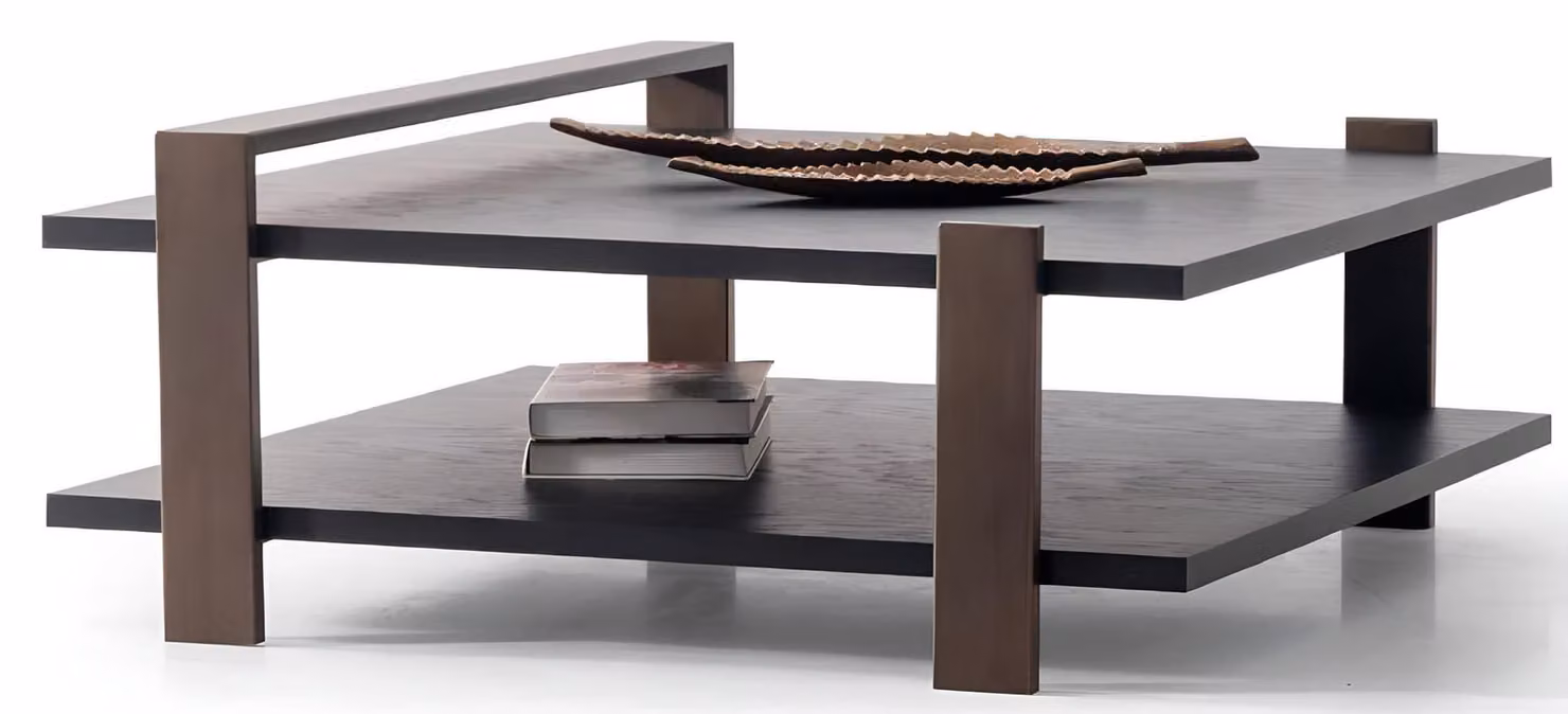 Moderner Couchtisch mit braunem Metallrahmen und Holzregalen