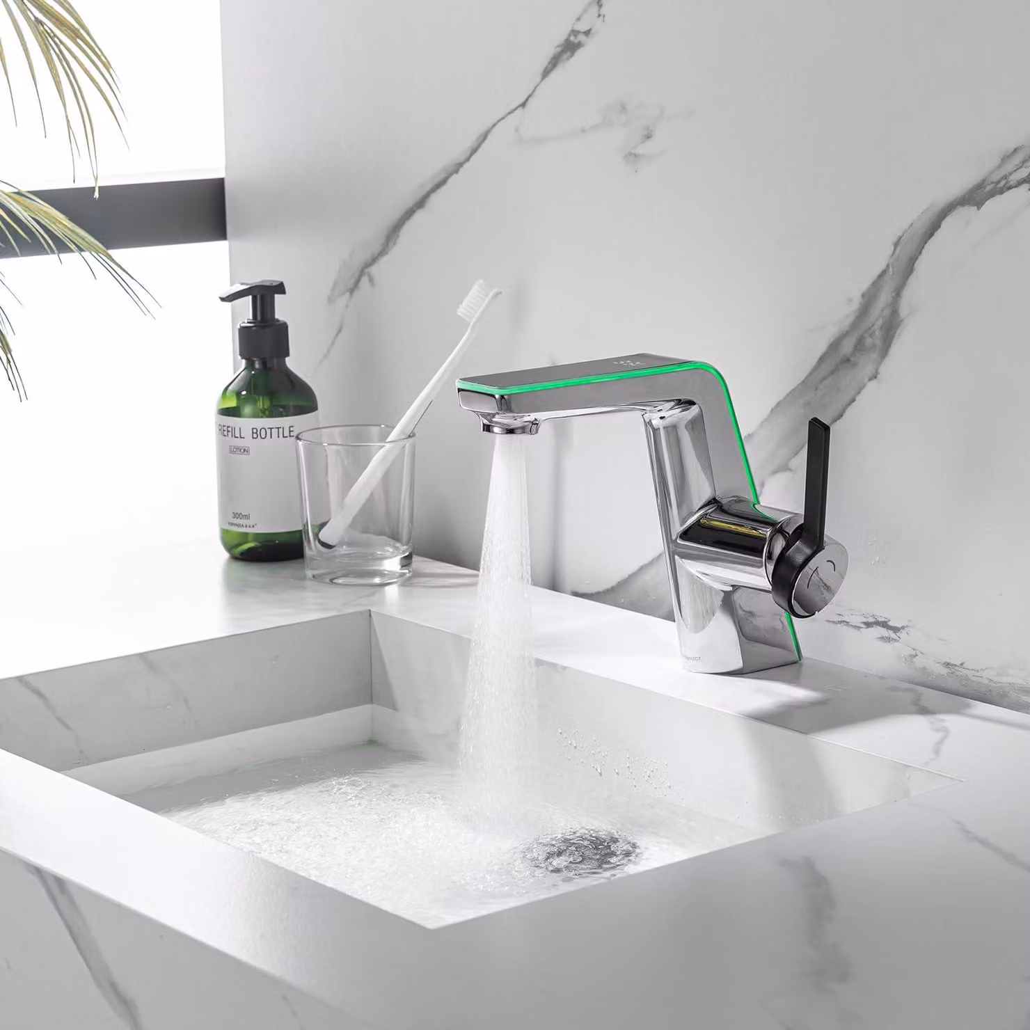 Rubinetto da bagno con display LED che indica la temperatura, miscelatore monocomando, cromato