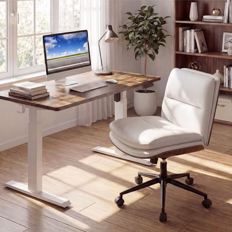 Sedia da ufficio girevole Costway in similpelle bianca senza braccioli con altezza regolabile e ruote per studio e relax