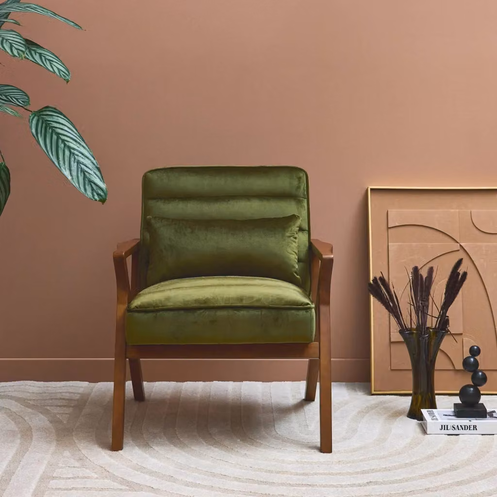 Poltrona lounge scandinava Sweeek in velluto verde con struttura in legno massello – 2