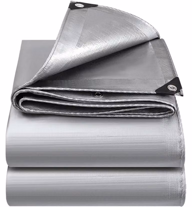 Telo coprioggetto 6x8 metri, colore argento, impermeabile, con occhielli, peso 130g/m². Resistente a strappi, ai raggi UV e alla formazione di muffe