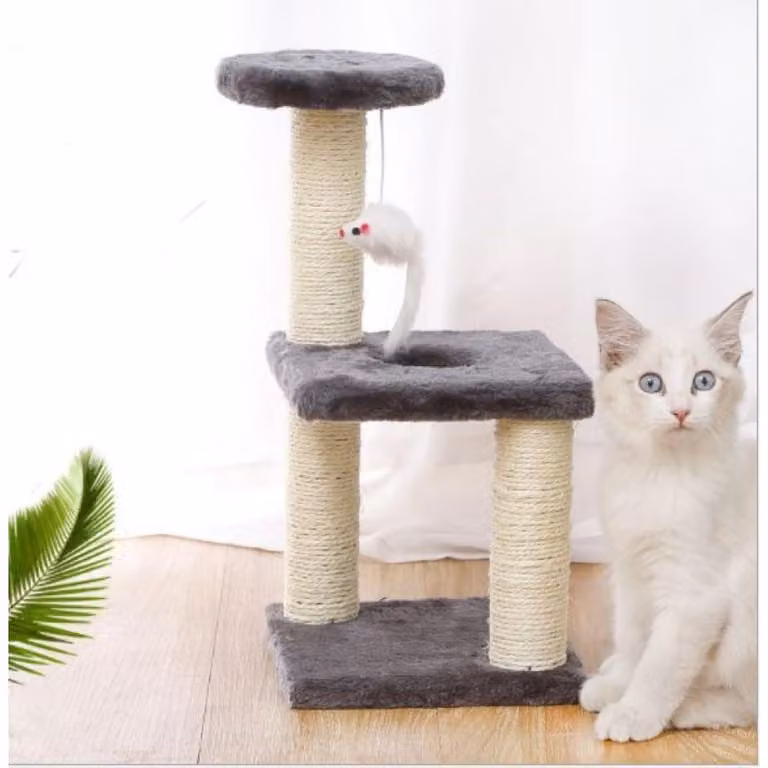 Mobili per gatti con tiragraffi e comodo lettino