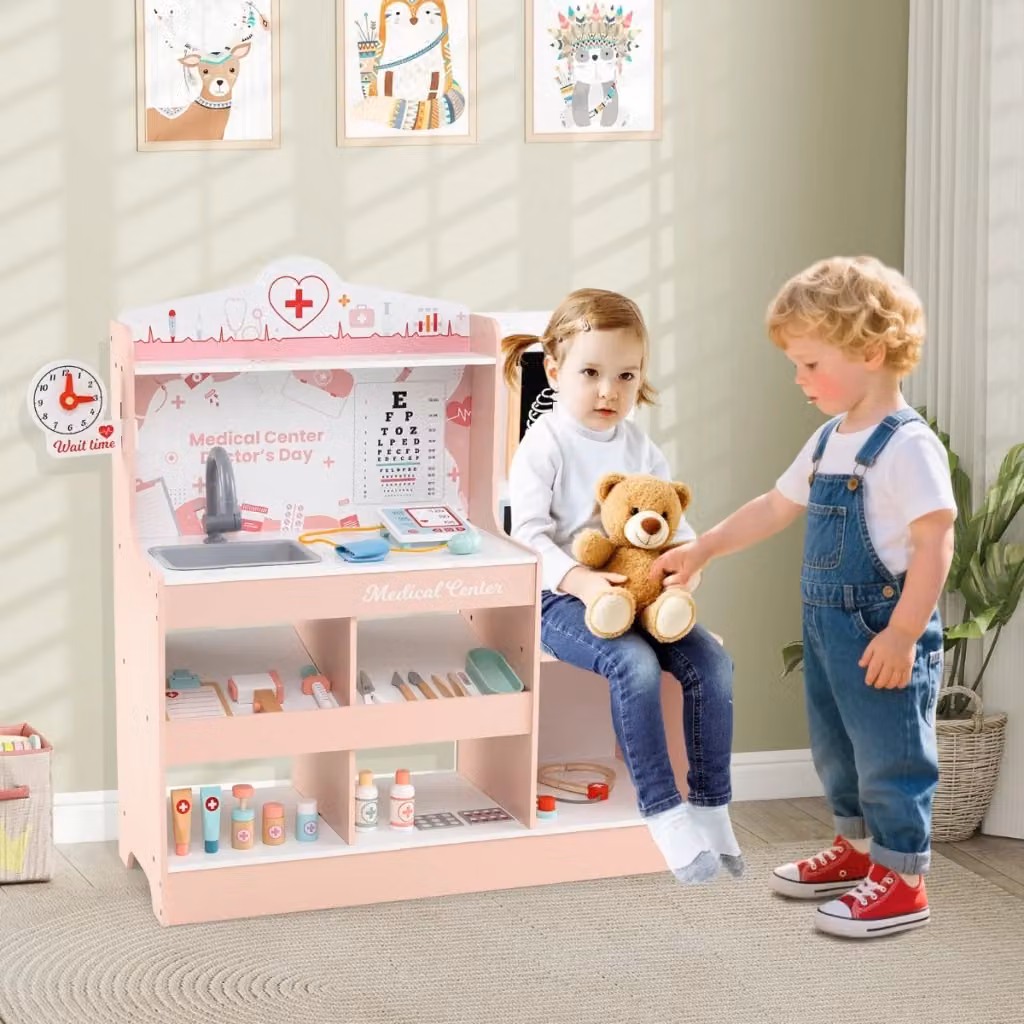 Set da gioco medico in legno Design Mania per bambini con monitor ECG e tabella oculistica, colore rosa, L/P/H: 88 x 36 x 26 cm – 2