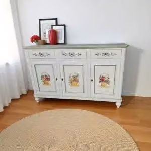 Credenza base napoletana in legno Shabby chic 3 ante bianca anticata decorata cesto di frutta filo verde