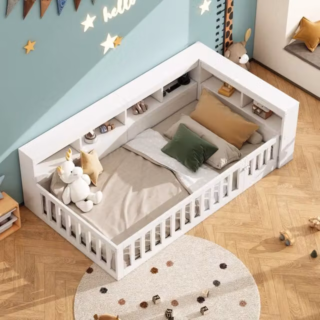 Letto divano singolo OKWISH bianco con ripiani, porta USB e sponda estraibile, L/P/H: 222.2 x 90 x 51 cm