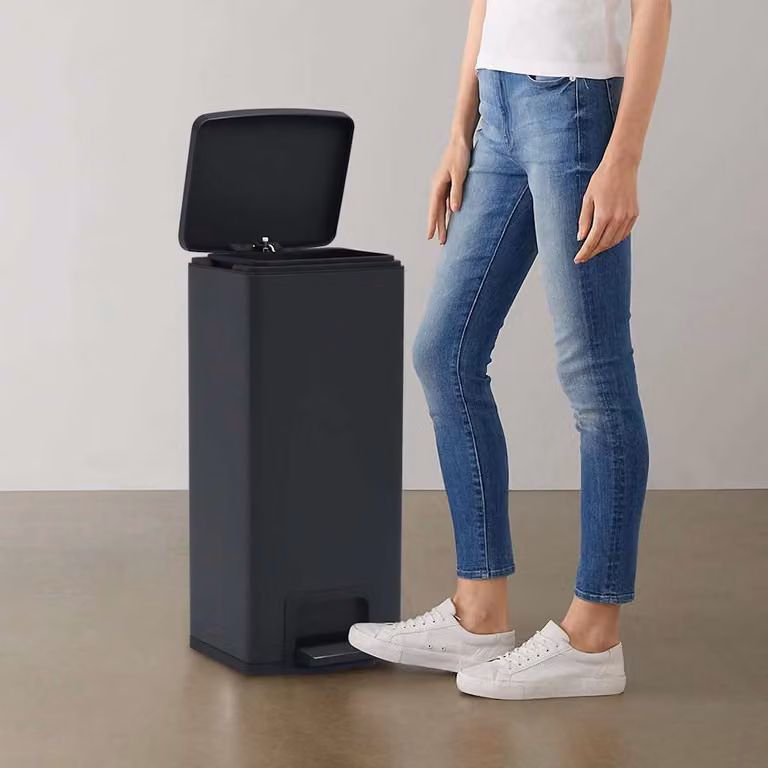 vidaXL Pattumiera a Pedale in Acciaio Inox Nera con Chiusura Soft Close e Secchiello Interno Rimovibile, Capacità 30 L