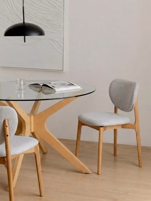 Sedia Ellie in legno massello naturale con rivestimento perla Kenay Home