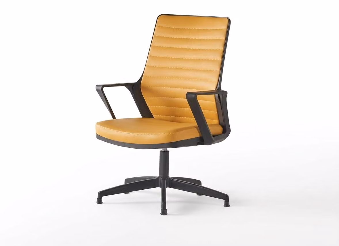 Sedia arancione, struttura in metallo robusta, design moderno e minimalista, sedia per conferenze