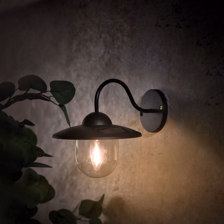 Lampada solare a LED con paralume per la parete della facciata all'aperto in nero | 180 x 235 x 200 mm (L. x L. x H.) | 10 lumen | bianco caldo (2700 K)