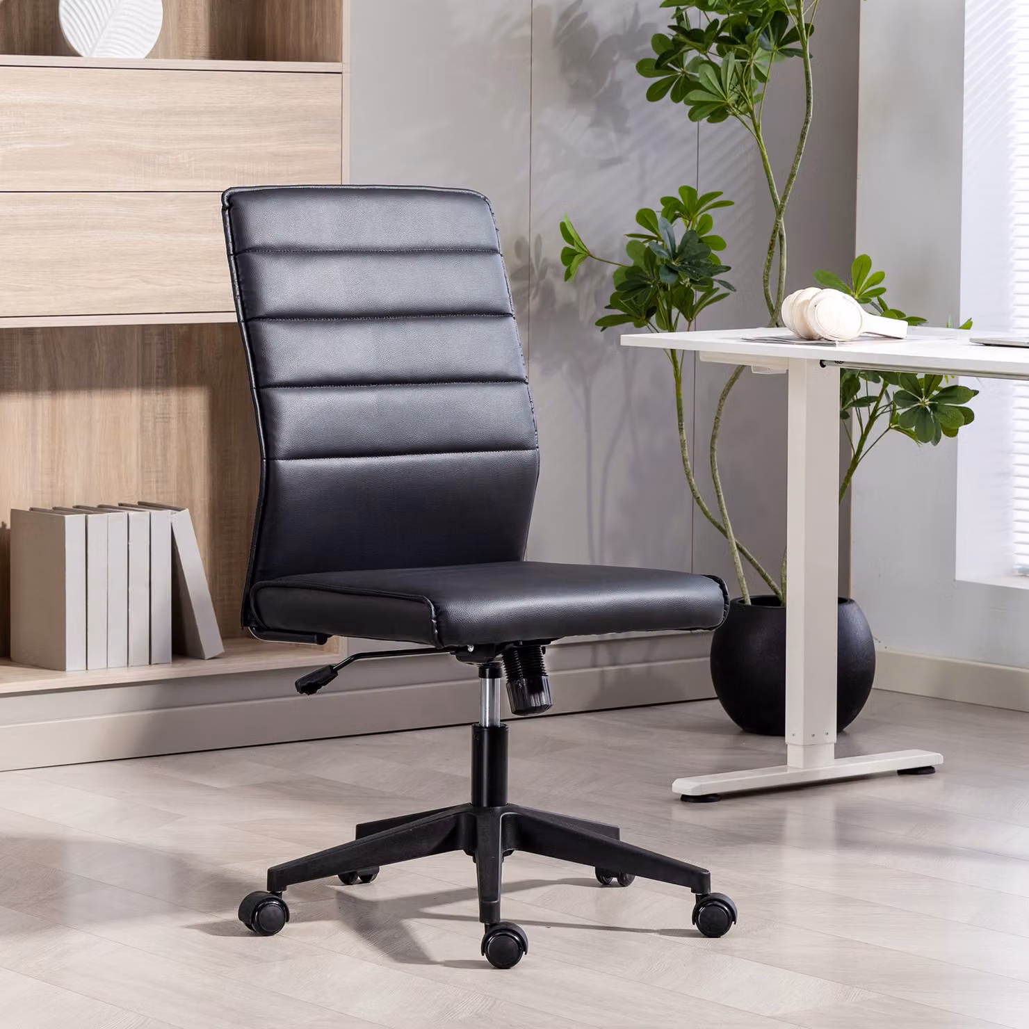 Sedia da Ufficio Ergonomica HOMCOM con Schienale Ricurvo in Pelle PU e Acciaio, Nero, L/P/H: 58 x 53 x 97-107 cm – 2