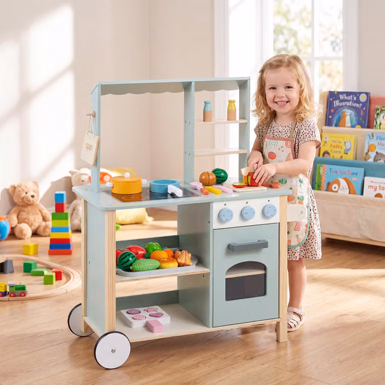 Set cucina giocattolo Costway con piano cottura, forno, lavagna e 4 ripiani per bambini dai 3 anni in su, disponibile in verde o blu, ideale per interno ed esterno