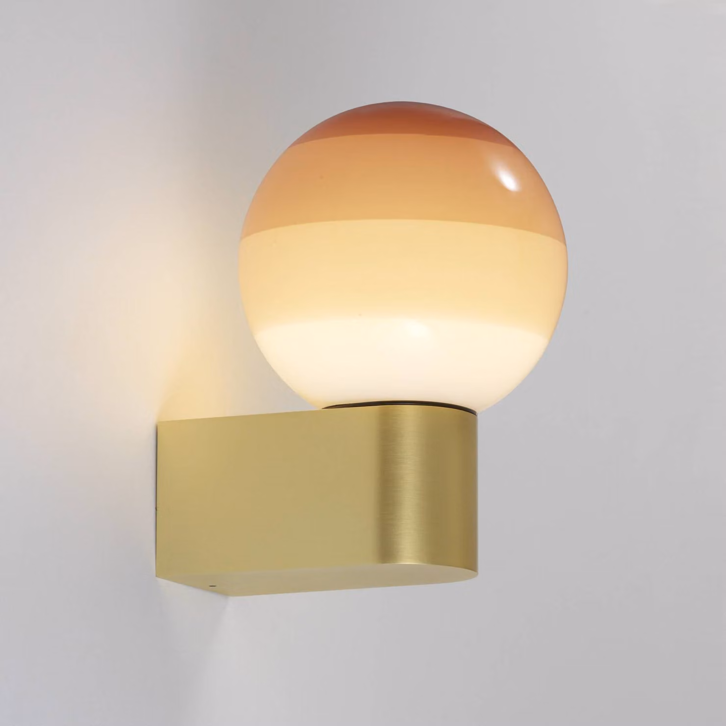 MARSET Applique da parete di design Dipping Light A1, dimmerabile, Ottone / Oro, Soggiorno / Sala da pranzo, Metallo, Design, Applique
