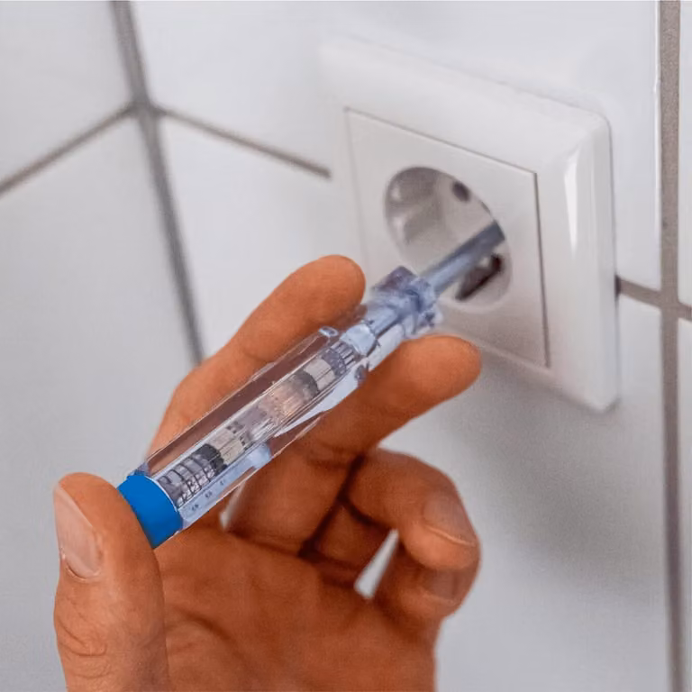 Tester di tensione - Cacciavite tester 220-250 V - Lama scanalata 0,5 x 2,8 mm - 150 mm