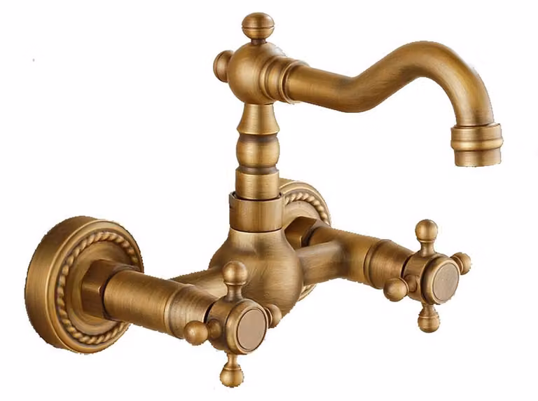 Rubinetto da cucina antico per acqua calda e fredda