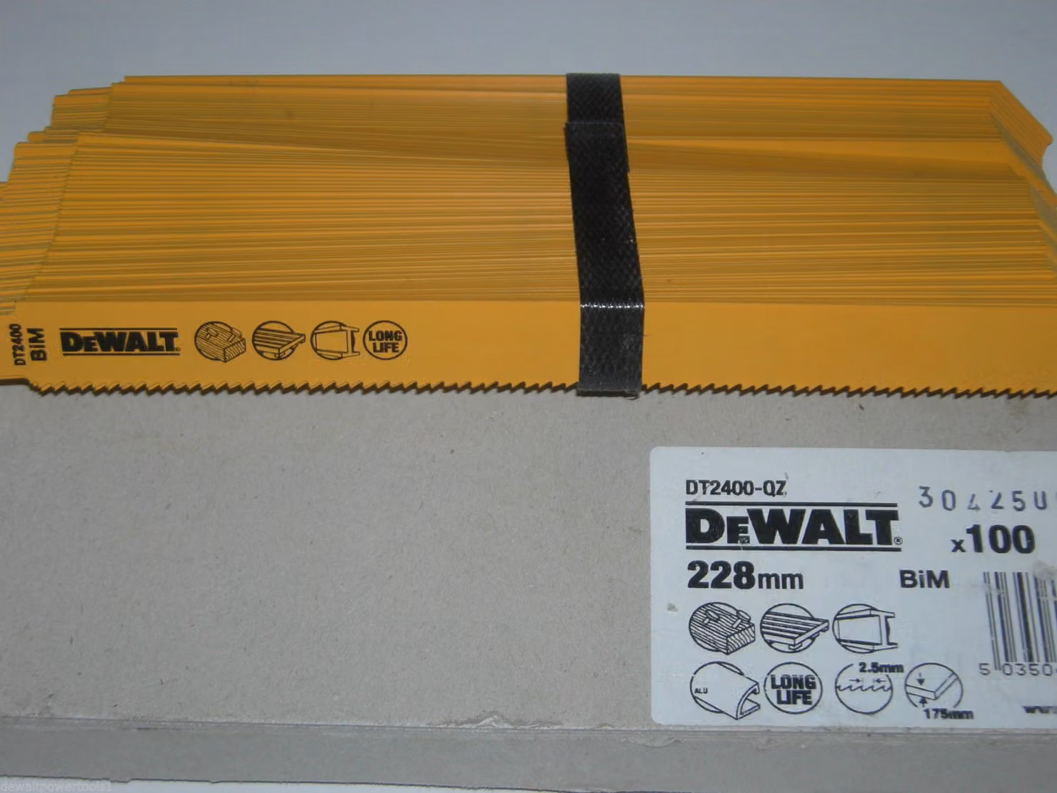 DeWalt DT2400-QZ 100 pezzi Lame per sega alternativa Lame per sega Tiger per la riparazione di pallet in legno con chiodi