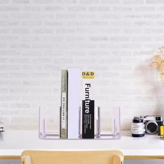 Organizzatore da scrivania multi-compartimento in resina bianca e trasparente con supporto per libri e contenitori per accessori da ufficio