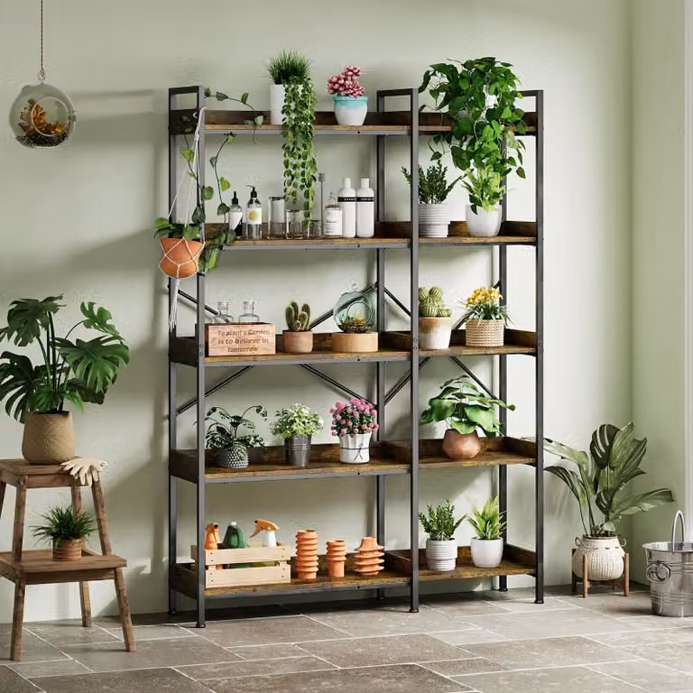 Libreria a cinque ripiani e quattro ganci, elegante mobile angolare per l'organizzazione e lo stoccaggio
