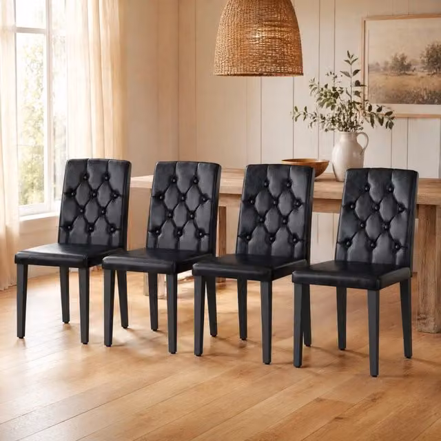 Set di 4 sedie da pranzo MODFU nere in ecopelle con schienale trapuntato e gambe in metallo, Altezza: 89 cm