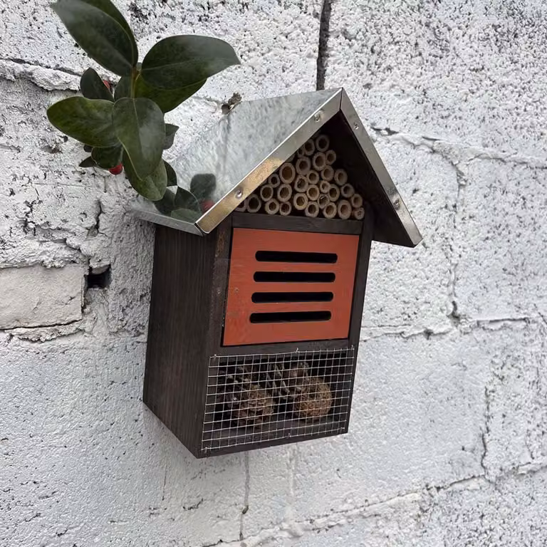 Alveare sospeso in legno, ideale per giardino e casa