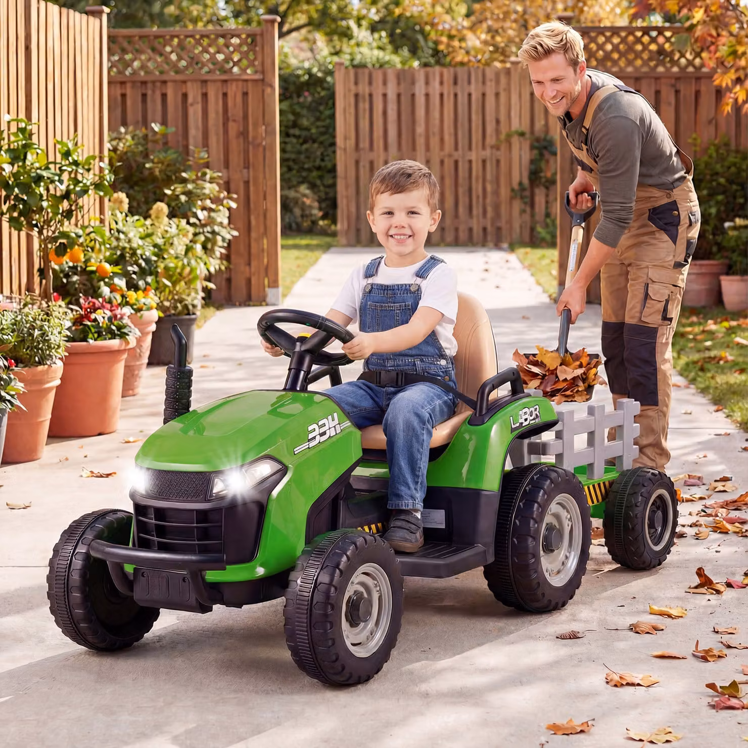 Trattore elettrico Costway per bambini 24V con rimorchio rimovibile, telecomando, musica e luci LED, colore verde