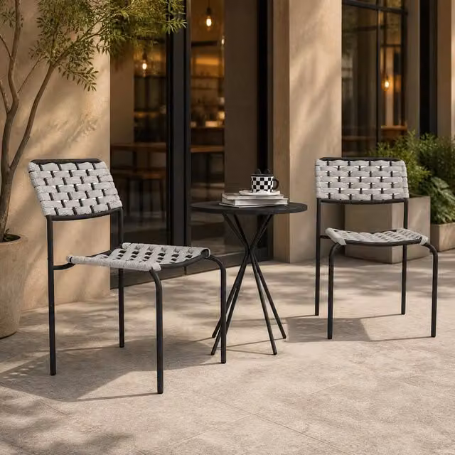 Set bistrot da esterno WISHDOR in rattan e metallo grigio con tavolo rotondo e 2 sedie impilabili