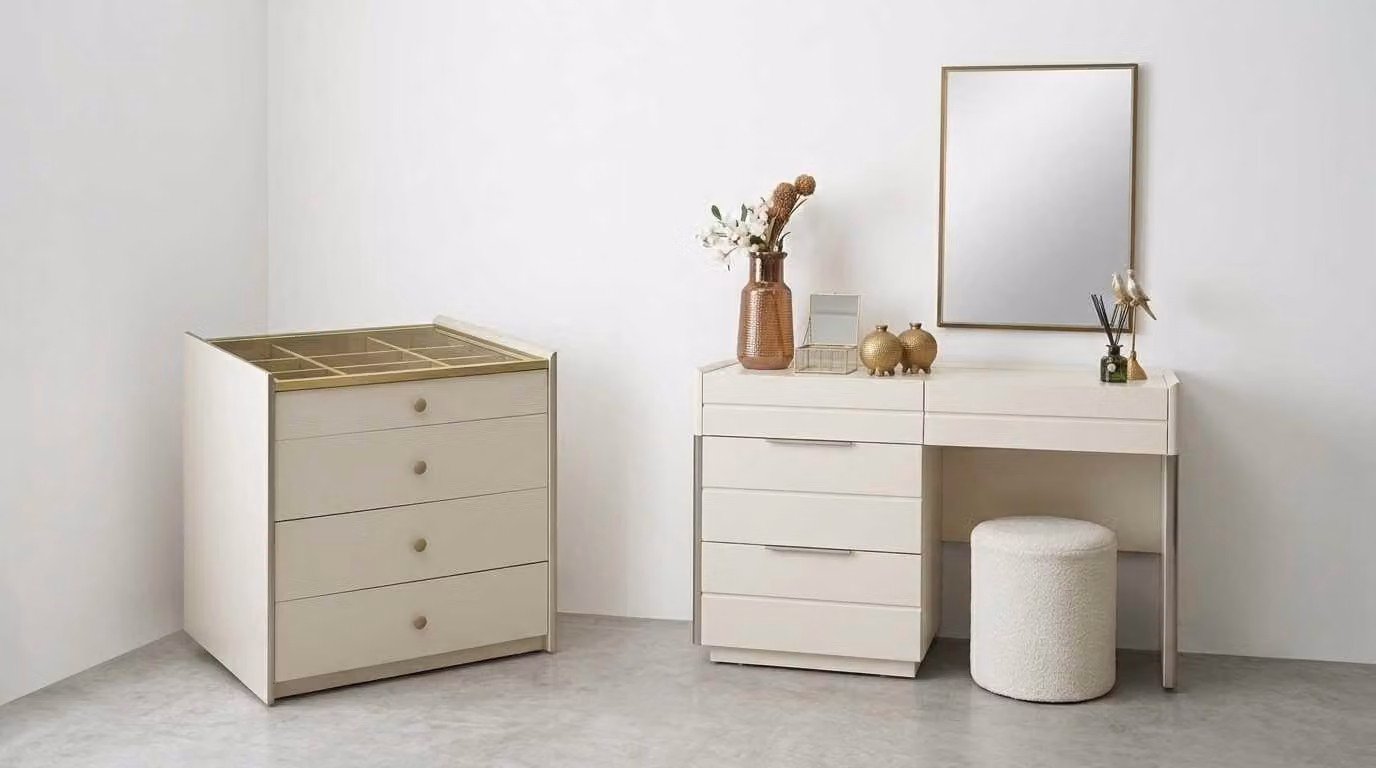 Comò, specchio, sgabello e settimino beige, stile moderno, lusso