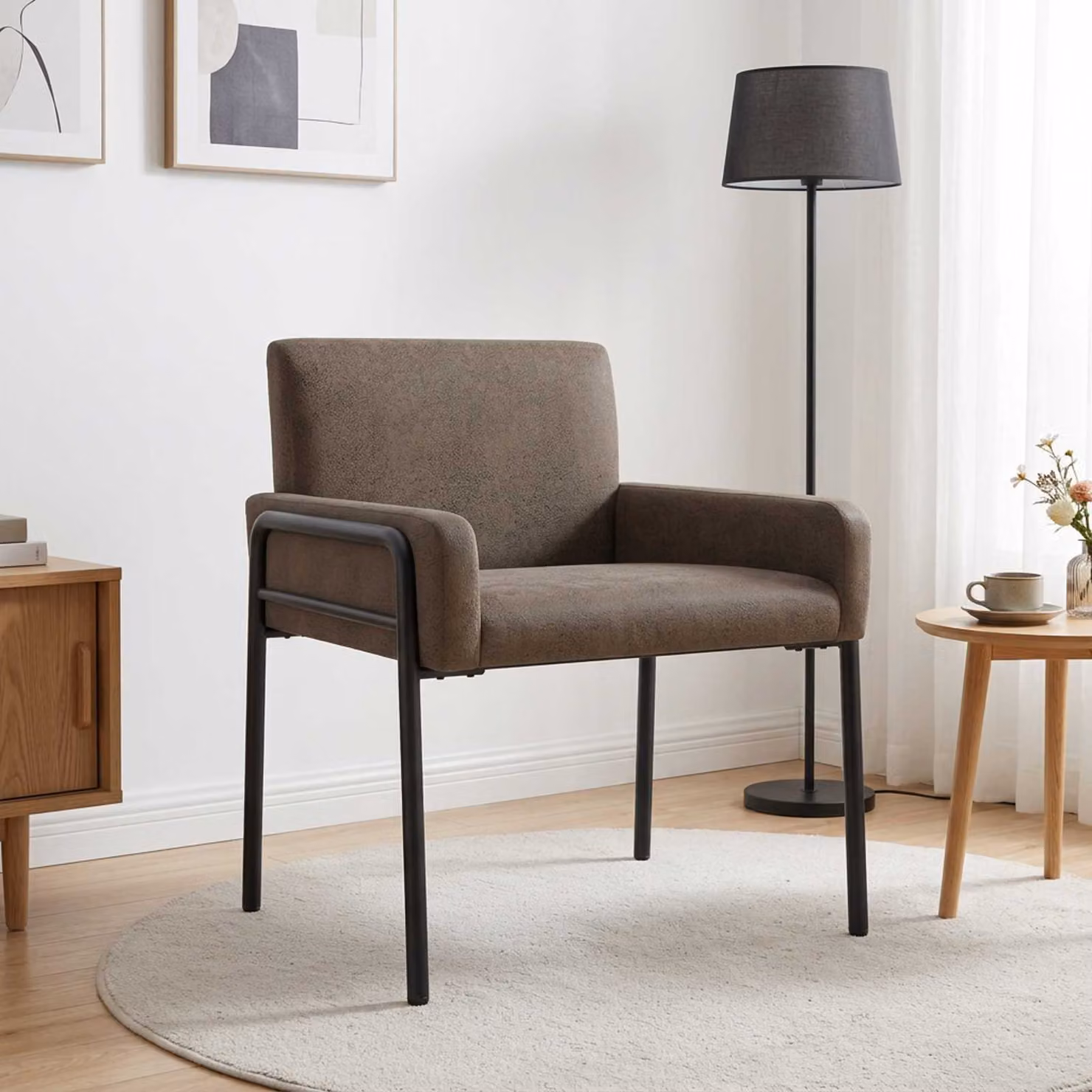 Sedia d'accento moderna vidaXL in pelle sintetica grigia con braccioli e struttura in metallo e MDF
