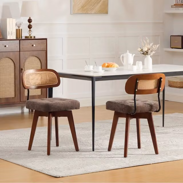 Desviae Sedia girevole a 360° con schienale in rattan intrecciato e seduta imbottita in ciniglia color caffè