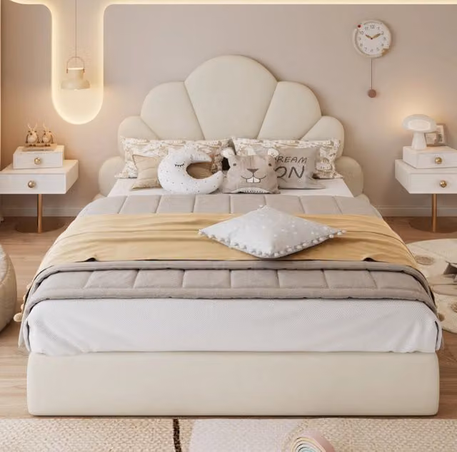 Letto matrimoniale imbottito 140x200 cm con testiera a fiore; velluto beige