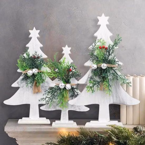 Set decorativo con mini albero di Natale in legno bianco e campanelle
