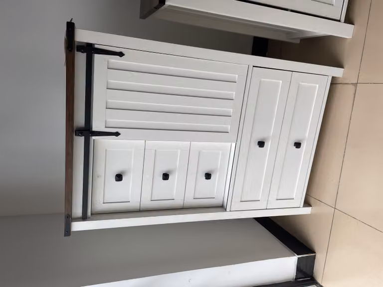 Comodino con cassetti, mobiletto laterale, versatile, capiente, comodino in stile vintage, colore marrone, realizzato con materiali di alta qualità: legno composito e metallo