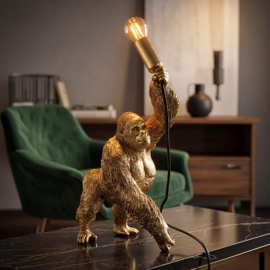 Lampada da tavolo Gorilla, in resina strutturata, 22,5x16x40 cm, color oro, design di Mauro Ferretti