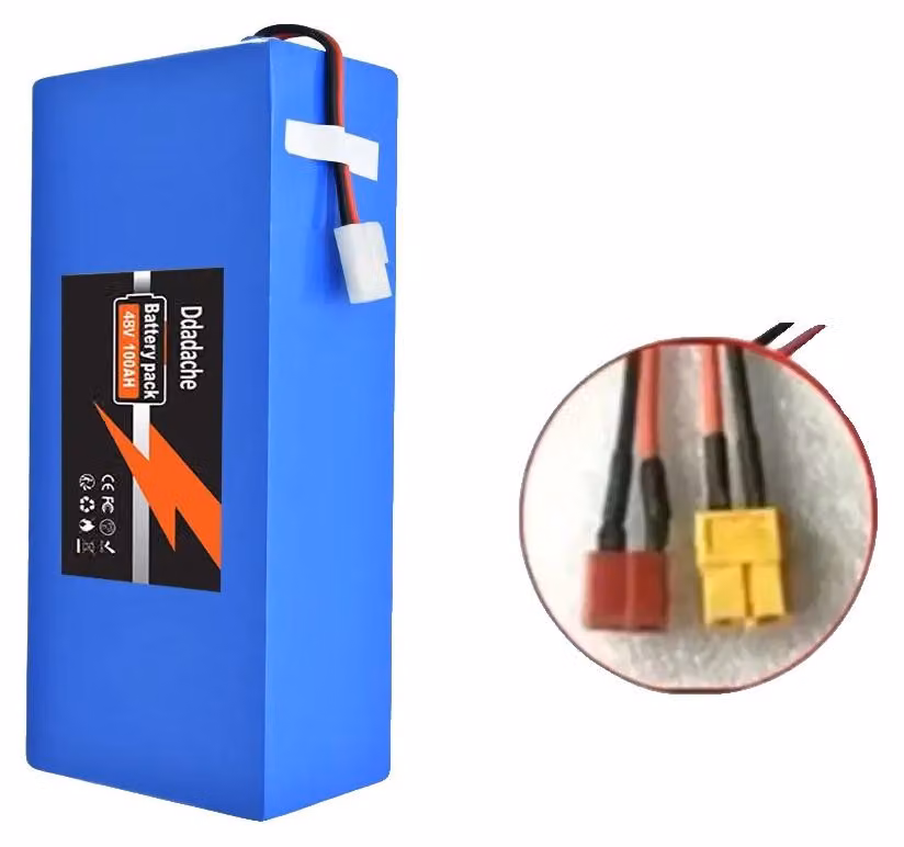 Batteria agli ioni di litio, capacità 100Ah, con sistema di gestione della batteria (BMS) integrato, connettore XT60