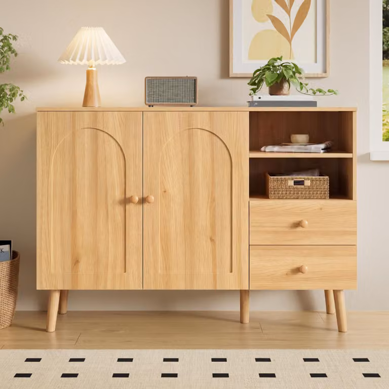 Credenza Merax con ante bombate, cassettiera con 2 cassetti e ripiani aperti, mobile contenitore con maniglie e piedini in legno, bianco