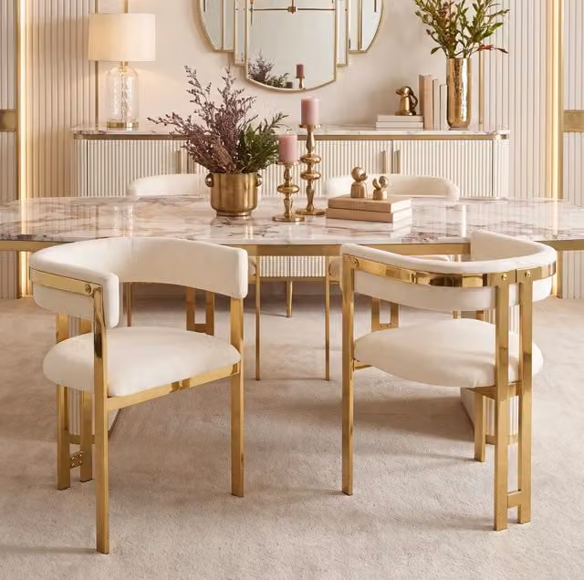 Set di 4 sedie in ciniglia beige con schienale semicircolare e struttura dorata
