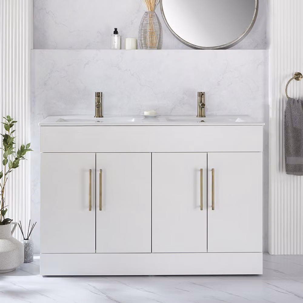 Mobile Bagno a Terra Bianco da 1210mm con Doppio Lavabo e Maniglie con barra a T in Ottone Spazzolato - Cluo