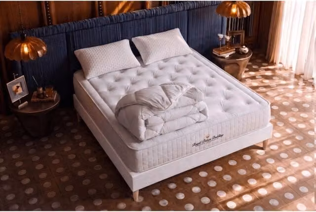 Kit letto completo Buckingham Royal Palace Bedding bianco con materasso in schiuma 140x190 cm, box spring con doghe, 2 cuscini e piumino – 1