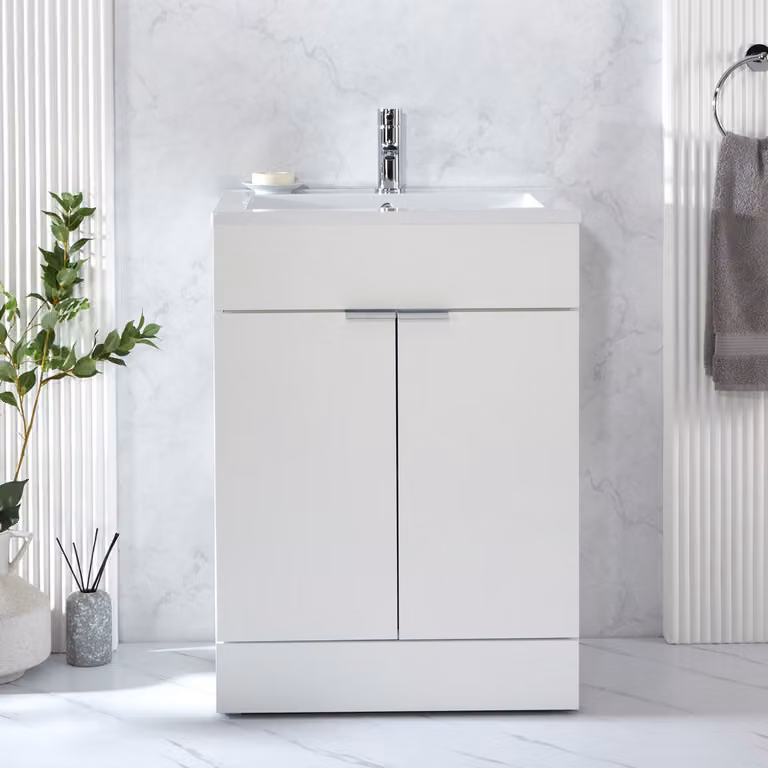 Mobile Bagno a Terra Bianco da 610mm con Lavabo e Maniglie con Impugnatura a Dito Cromate - Cluo