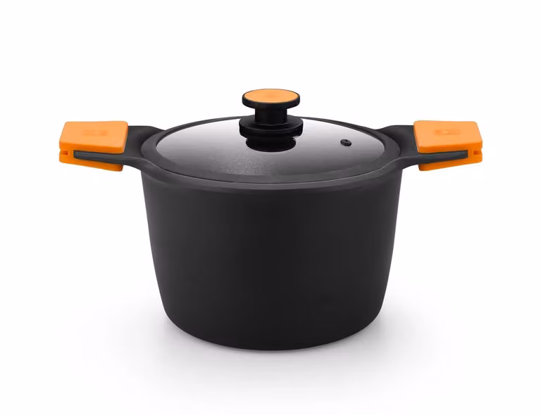 Pentola con coperchio in alluminio antiaderente per induzione, linea Efficient Plus, diam.24cm
