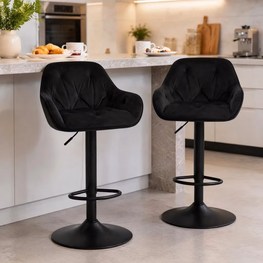 Set di 2 sgabelli da bar MIVRAY girevoli a 360 gradi in velluto nero con braccioli e poggiapiedi, regolabili in altezza, L: 37,0 cm, P: 40,0 cm, H: 84,0 cm – 2