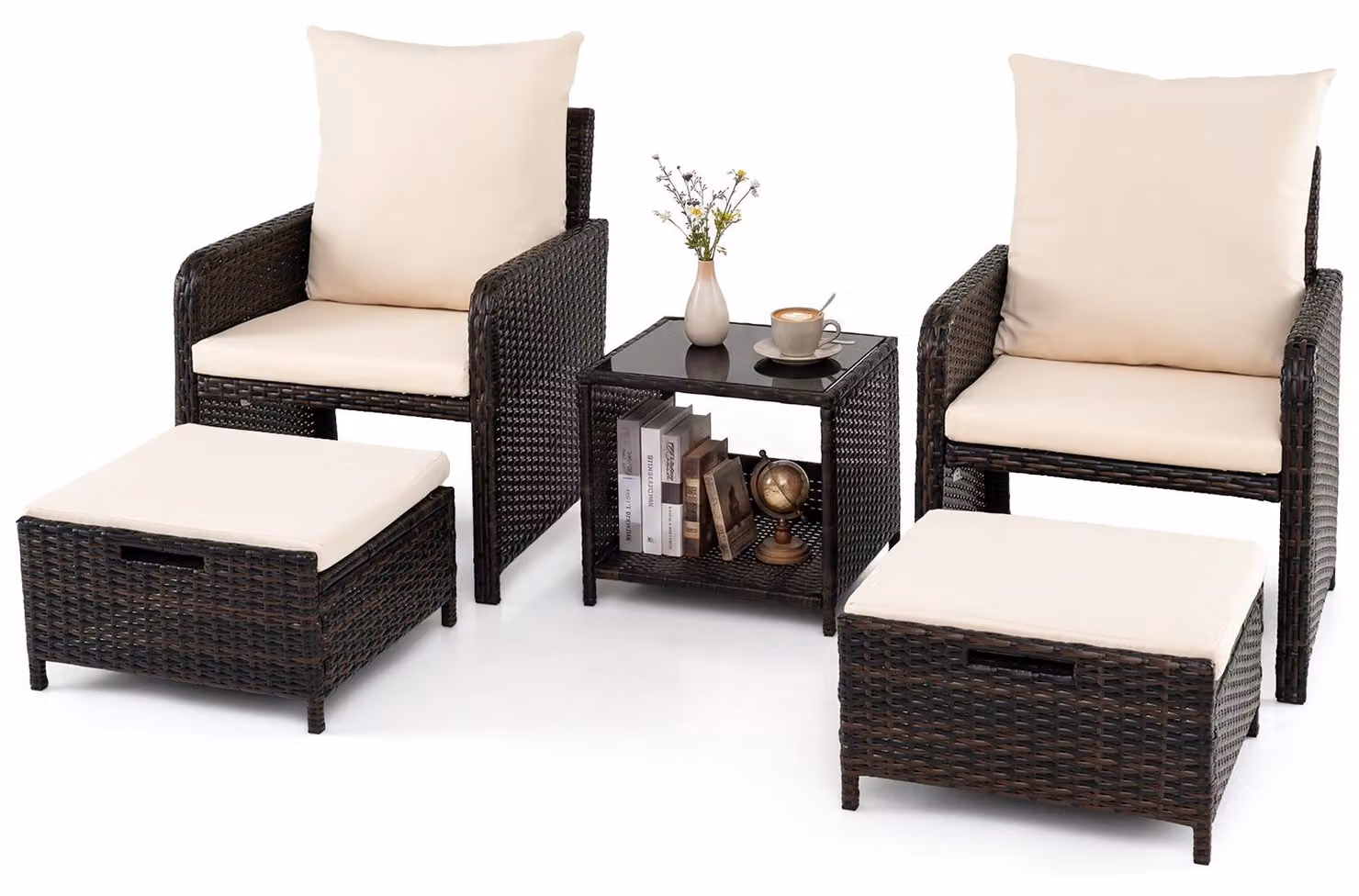 Set da esterno COSTWAY, composto da 5 pezzi, ideale per balconi e terrazze, per 2 persone. Set da giardino in rattan sintetico con 2 sedie, cuscini, poggiapiedi e tavolino. Set per balcone, gruppo sedute, colore beige