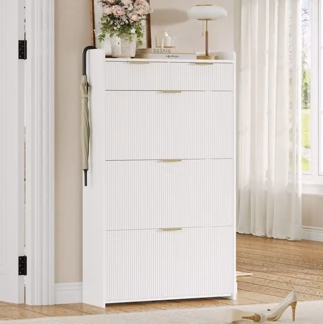 Scarpiera slim con 3 ante a ribalta e 2 cassetti; 80 x 25 x 135 cm; truciolare bianco