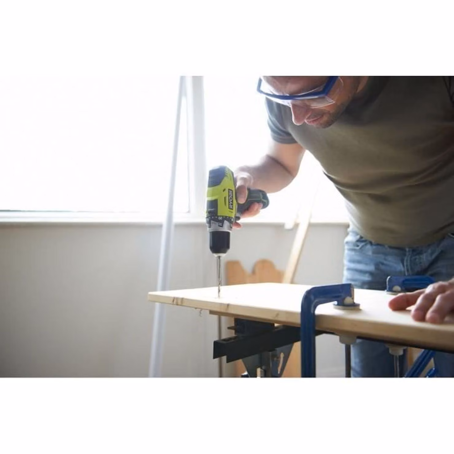 RYOBI - 12V Cordless Drill/Driver - 1 Speed - 25 Nm - 24 Positions - 10 mm Chuck + 2 x 2 Ah Batteries. Charger & Bag - RCD1201-220S