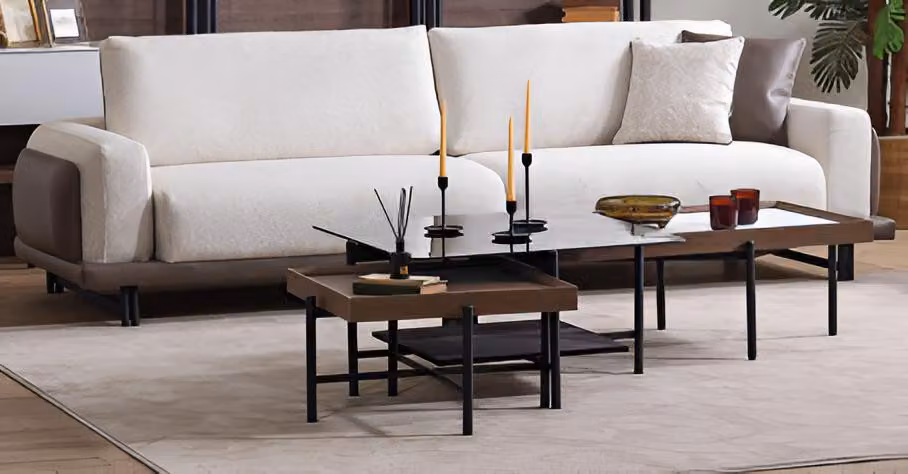 Set da salotto: divano a 4 posti e set di 3 tavolini da salotto, design moderno