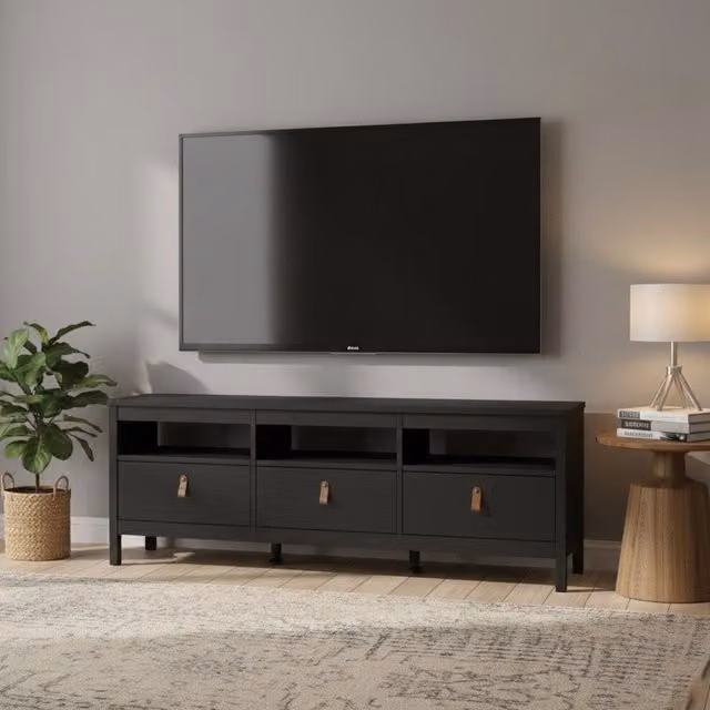Mobile porta TV Astana DMORA, Credenza moderna per soggiorno in legno nero opaco, L: 151,4 cm, P: 38,4 cm, H: 54,1 cm