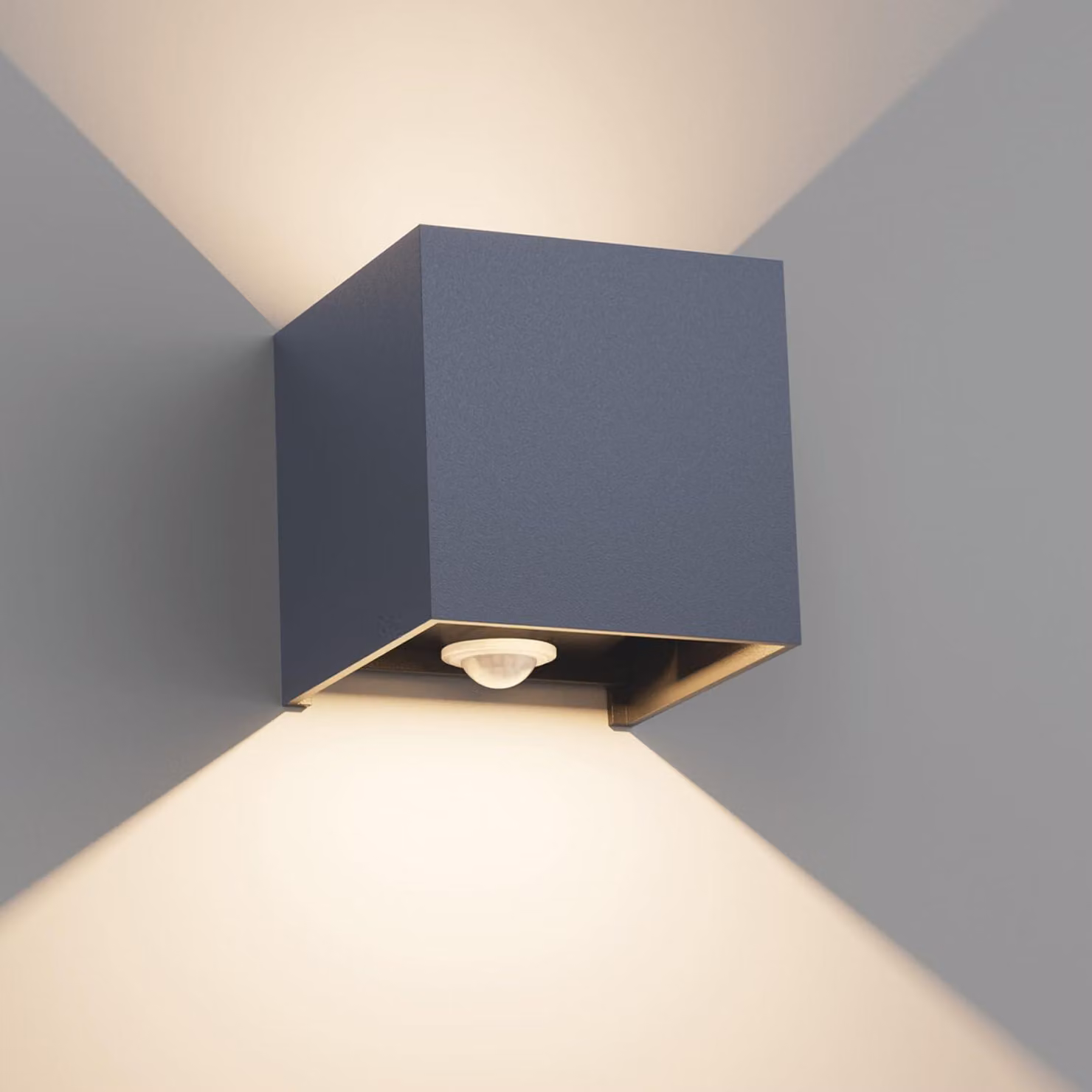 Lampada da parete a LED da 12W con sensore di movimento, grado di protezione IP65, colore antracite