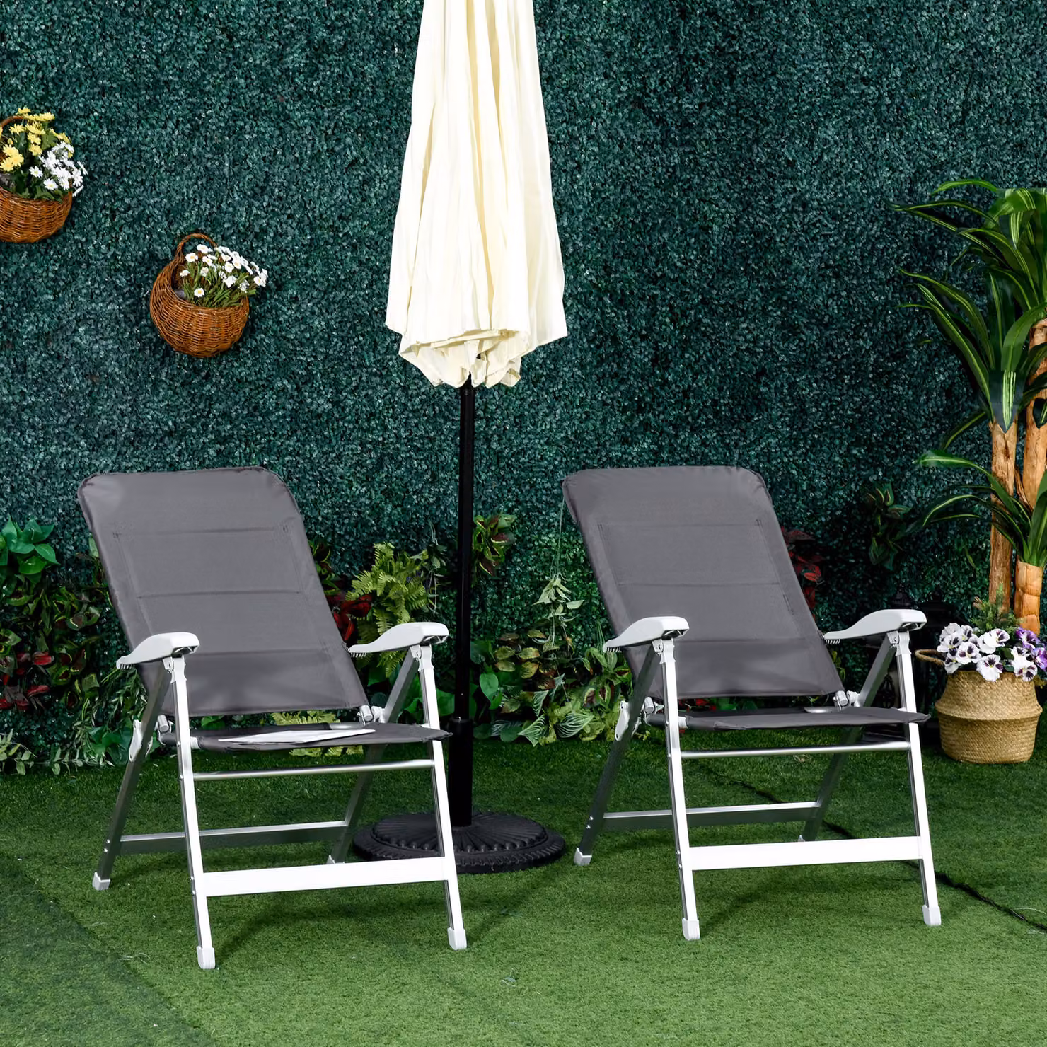 Set di 2 sedie da giardino pieghevoli Outsunny in tessuto grigio con schienale alto reclinabile e braccioli – 2