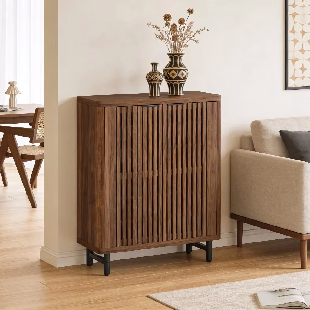 Scarpiera moderna Mivray con ante a rullo a listelli in MDF marrone opaco e gambe in metallo L/P/H: 85 x 35 x 110 cm – 2